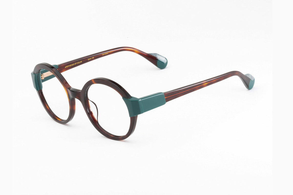 WOODYS ATELIER KISS 02